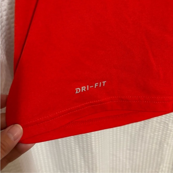 Nike bundle size small 2 tees and one long sleeve - Picture 9 of 12